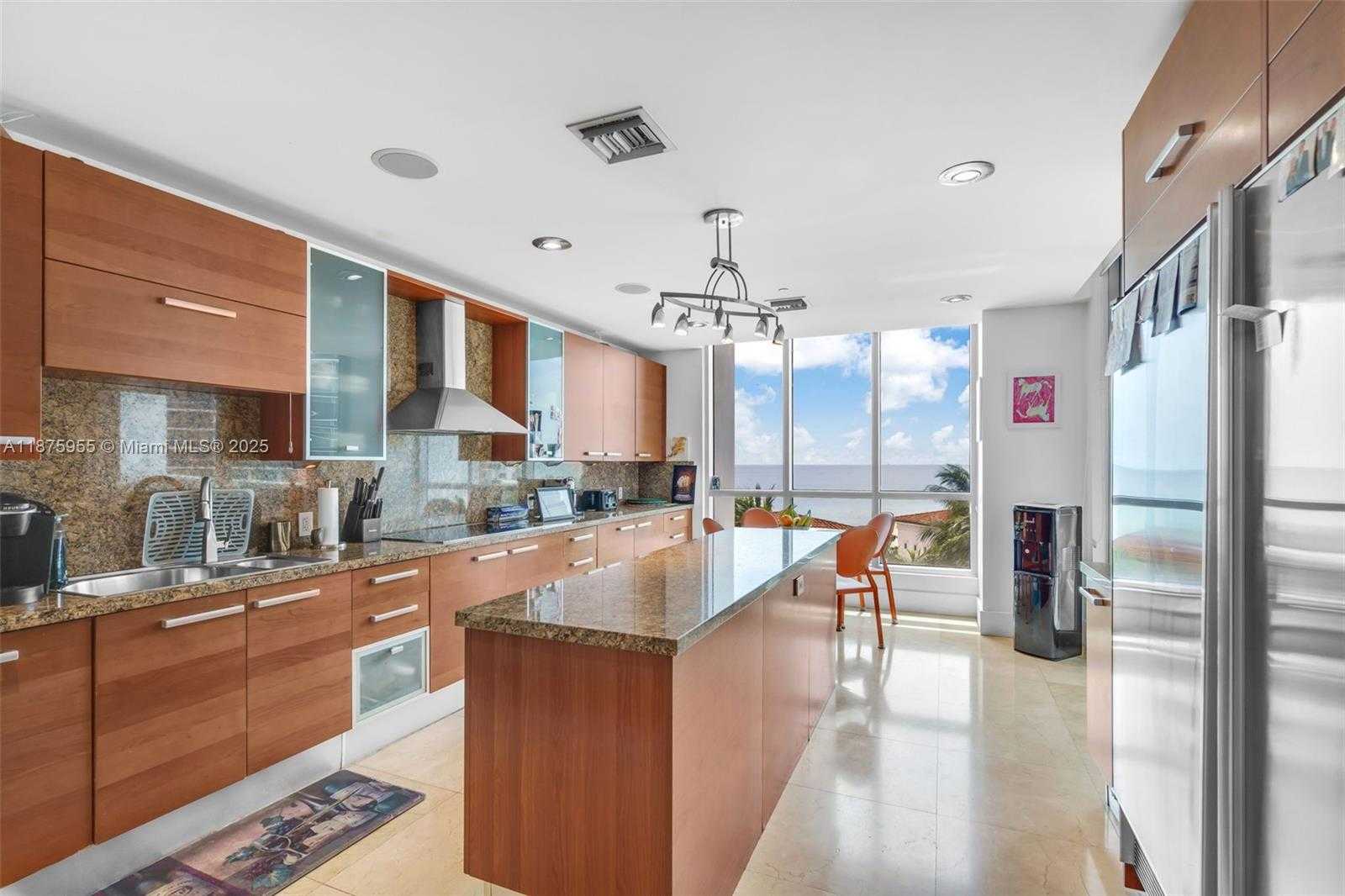 Small Image of 5959 COLLINS AVE #804, Miami Beach Number 15