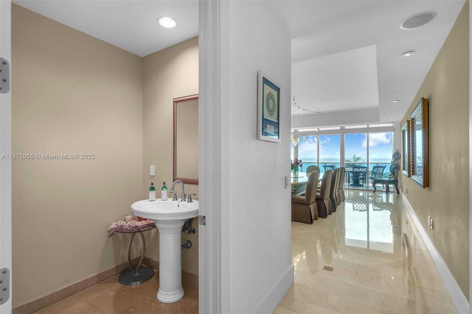 Small Image of 5959 COLLINS AVE #804, Miami Beach Number 17