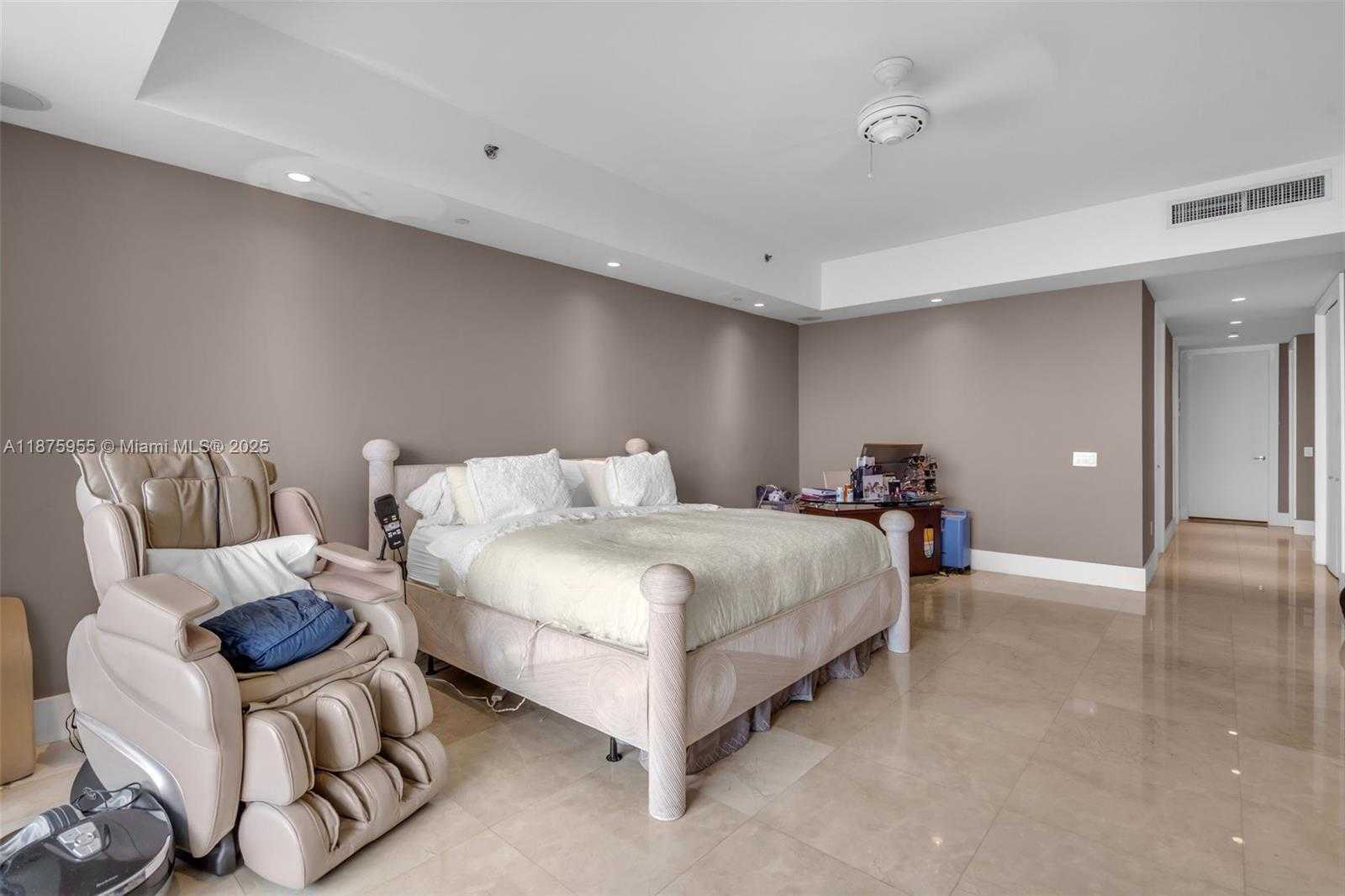 Small Image of 5959 COLLINS AVE #804, Miami Beach Number 20