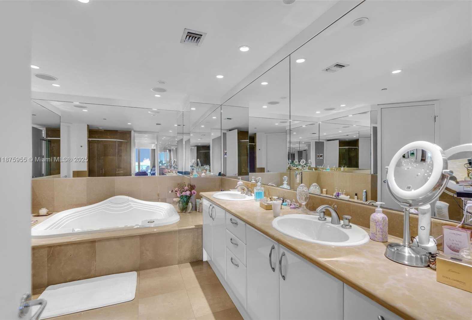 Small Image of 5959 COLLINS AVE #804, Miami Beach Number 21