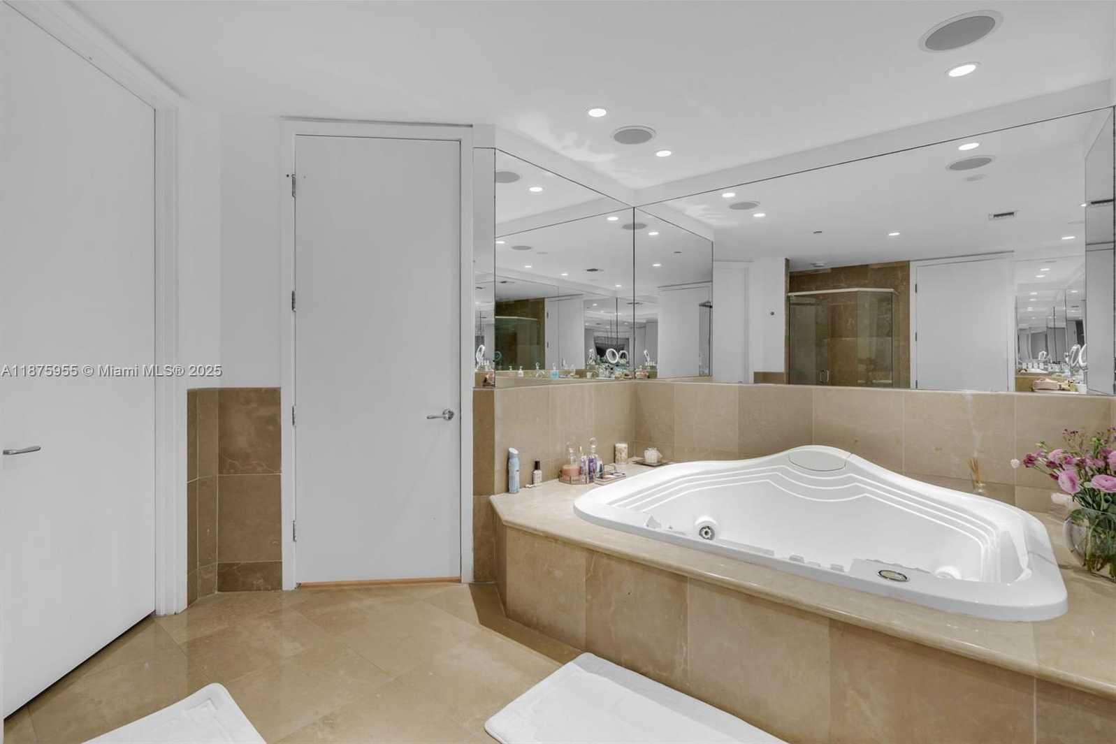 Small Image of 5959 COLLINS AVE #804, Miami Beach Number 23