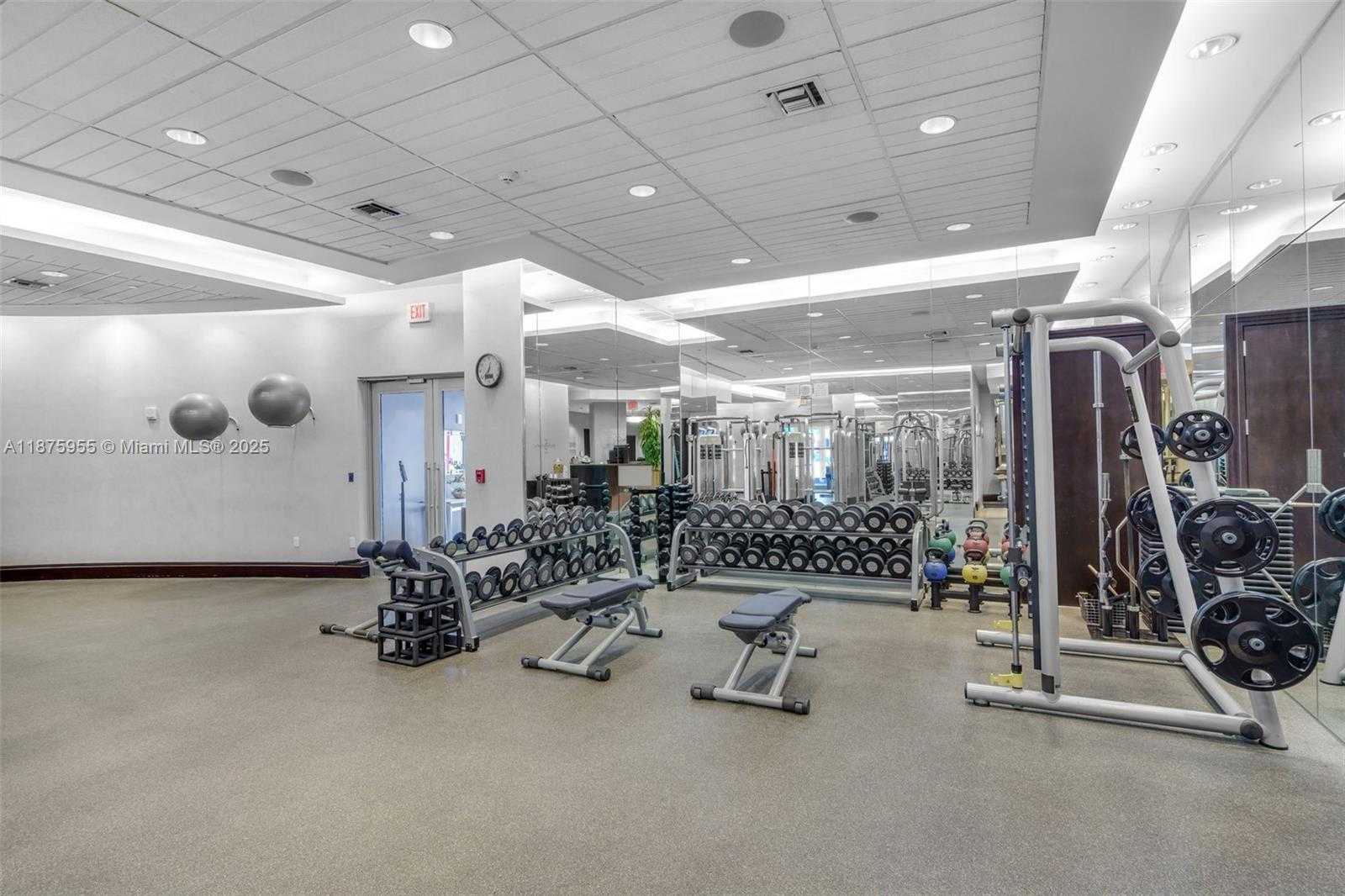 Small Image of 5959 COLLINS AVE #804, Miami Beach Number 36