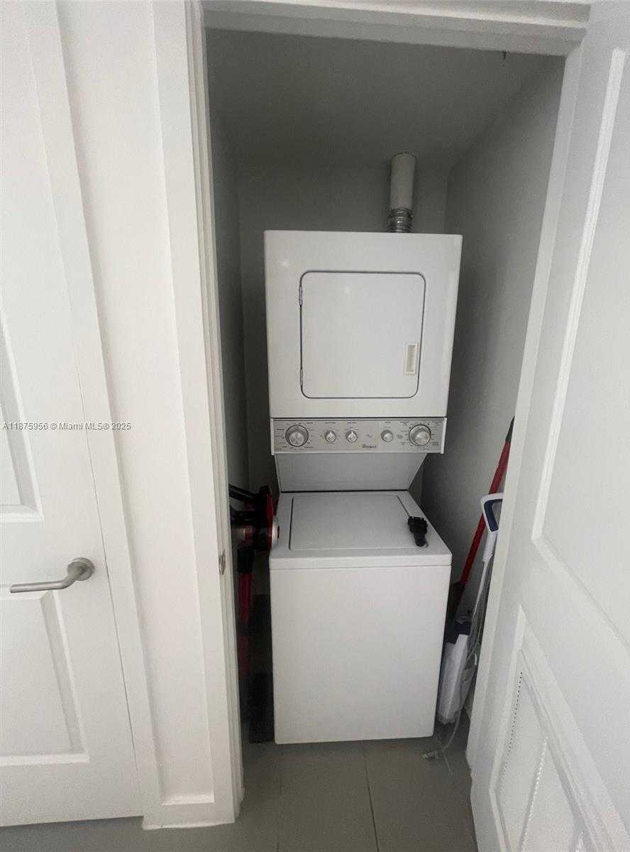 Small Image of 1600 NORTH EAST 1ST AVE #2019, Miami Number 6