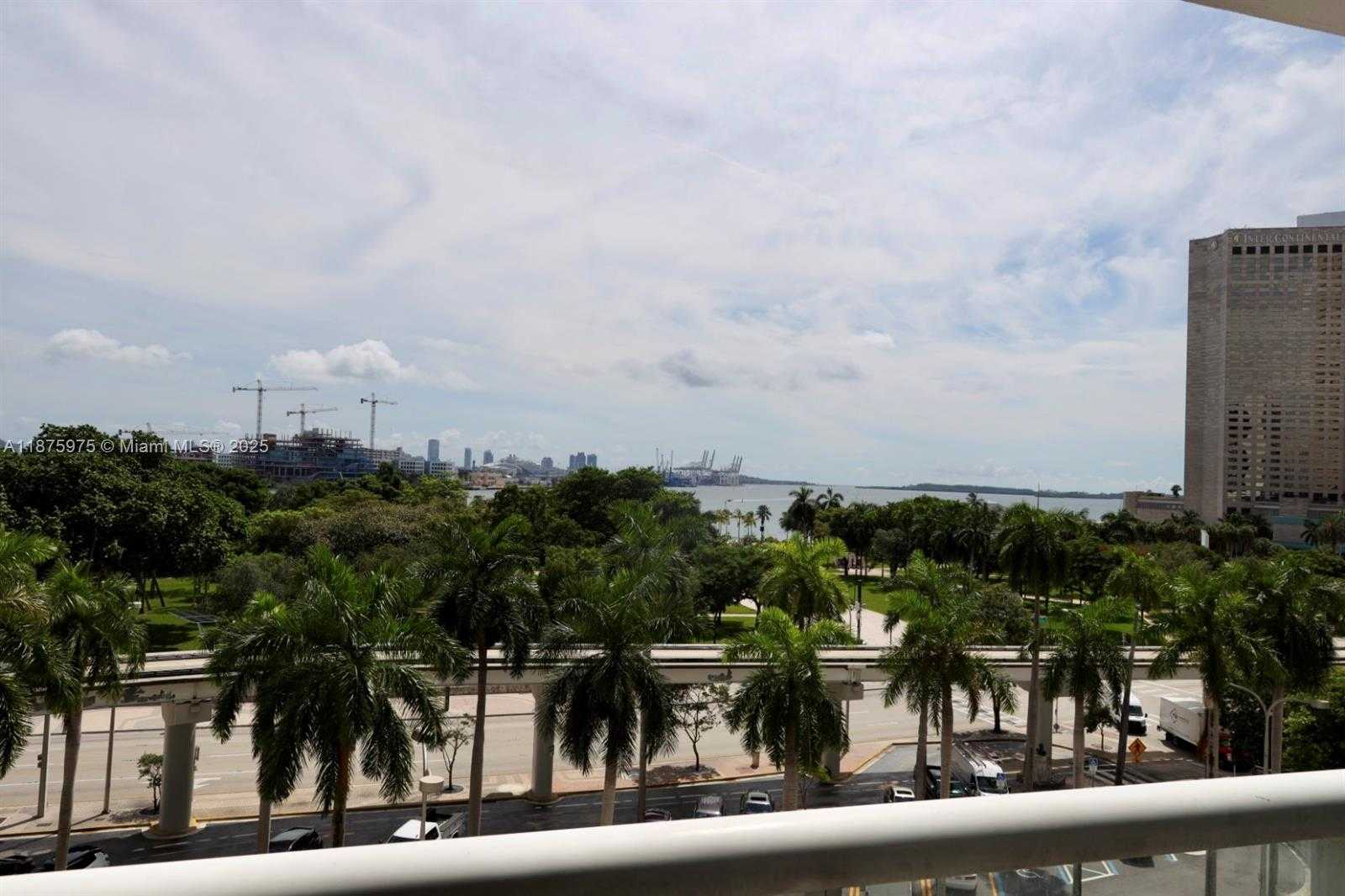 Small Image of 50 BISCAYNE BLVD #606, Miami Number 19