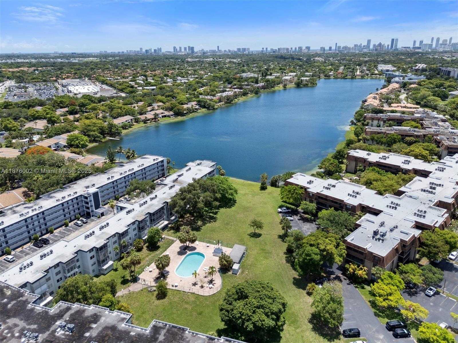 Small Image of 441 NORTH EAST 195TH ST #205, Miami Number 14