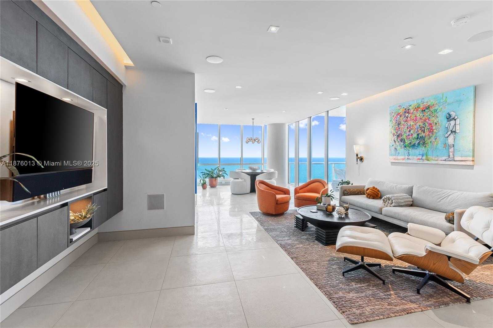 Small Image of 100 SOUTH POINTE DR #3605, Miami Beach Number 10