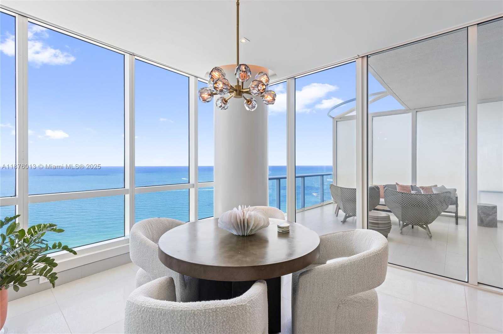 Small Image of 100 SOUTH POINTE DR #3605, Miami Beach Number 11