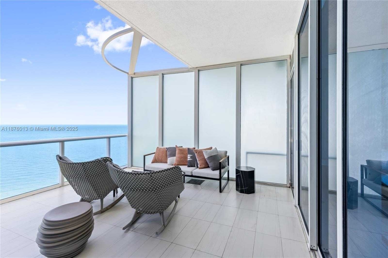 Small Image of 100 SOUTH POINTE DR #3605, Miami Beach Number 25