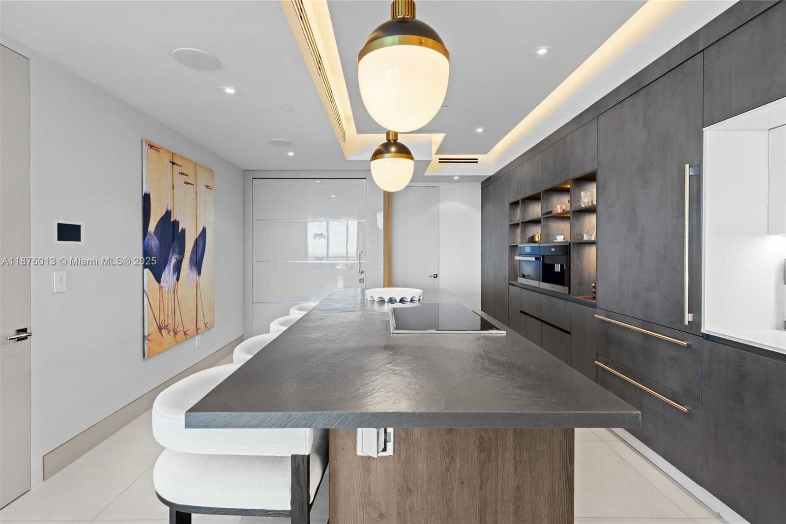 Small Image of 100 SOUTH POINTE DR #3605, Miami Beach Number 6