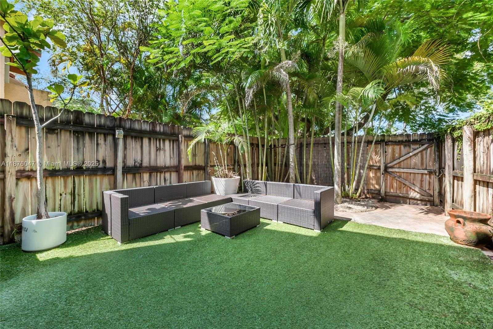 Small Image of 7877 SOUTH WEST 102ND LN, Miami Number 10
