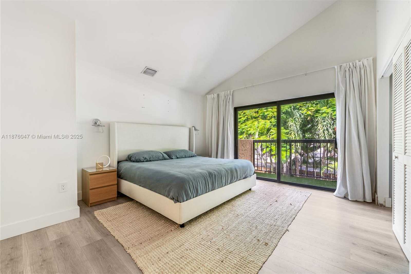 Small Image of 7877 SOUTH WEST 102ND LN, Miami Number 12