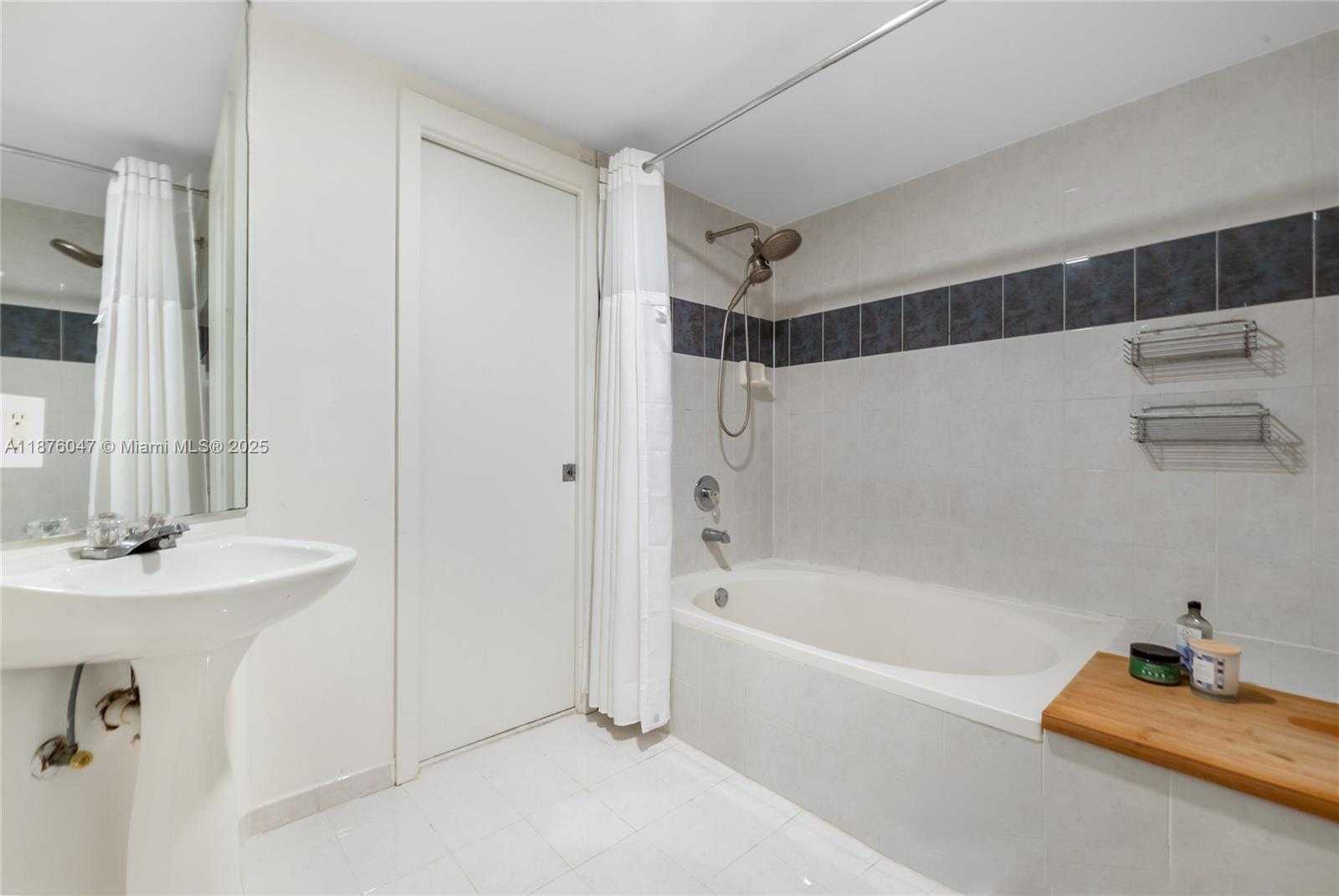 Small Image of 7877 SOUTH WEST 102ND LN, Miami Number 14