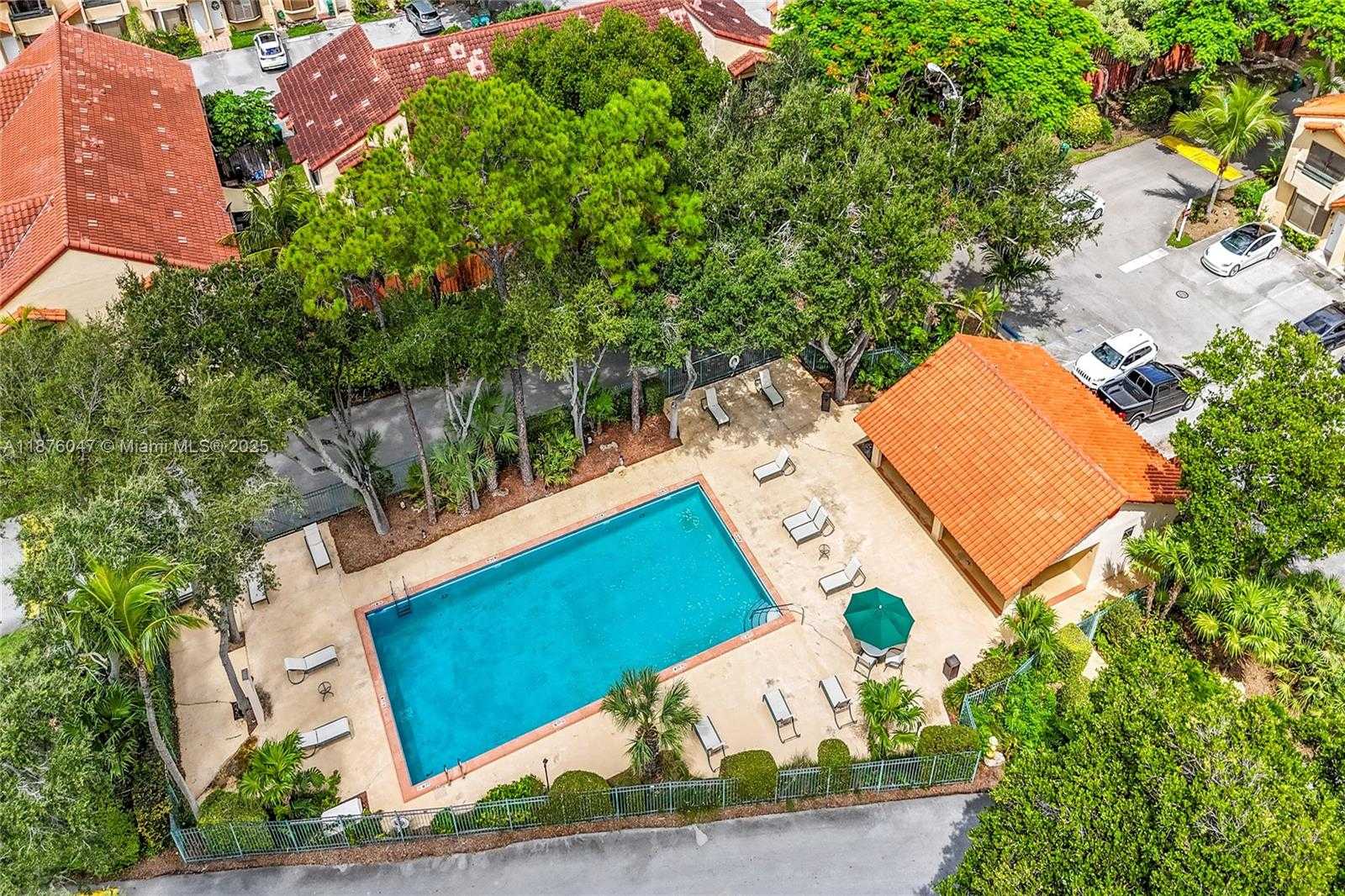 Small Image of 7877 SOUTH WEST 102ND LN, Miami Number 16