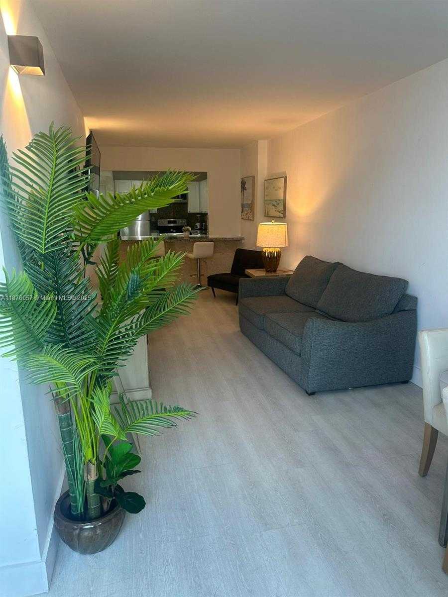 Small Image of 2301 COLLINS AVE #632, Miami Beach Number 10