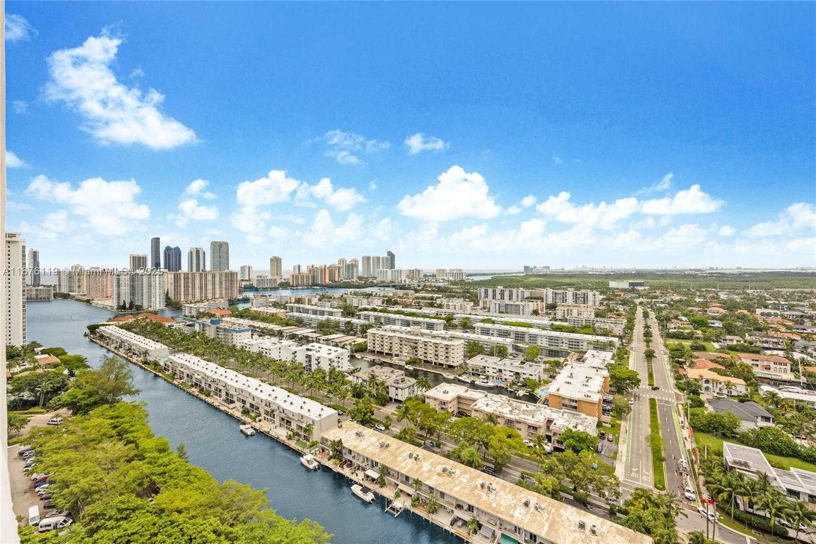 Small Image of 2000 ISLAND BLVD #2507, Aventura Number 11
