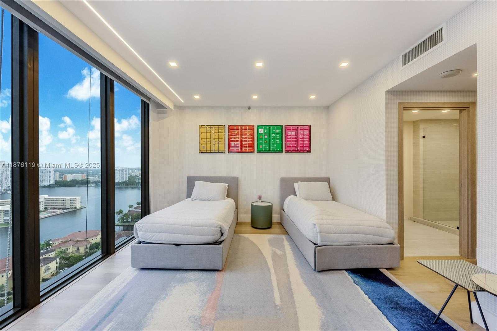 Small Image of 2000 ISLAND BLVD #2507, Aventura Number 19