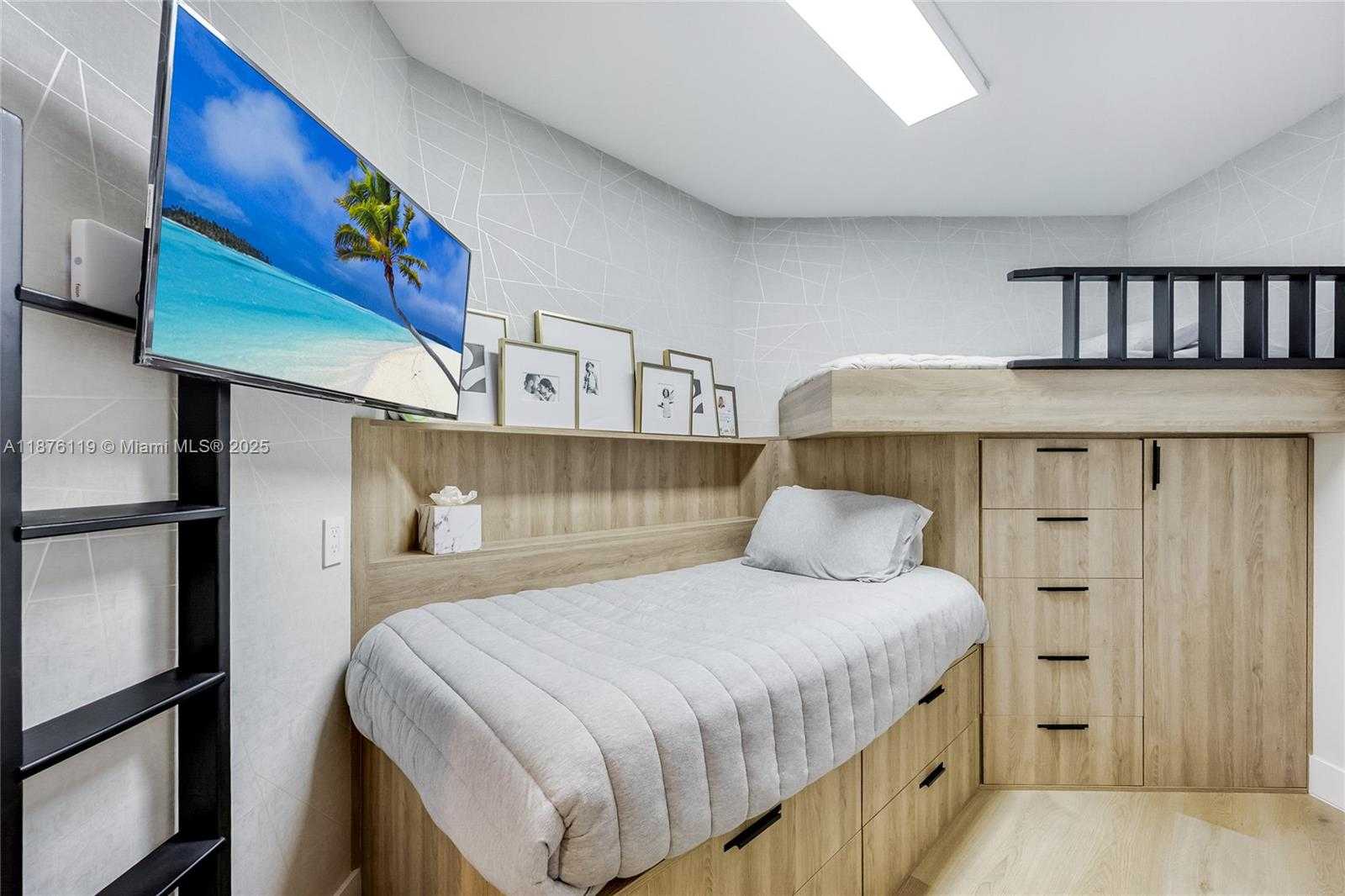 Small Image of 2000 ISLAND BLVD #2507, Aventura Number 21