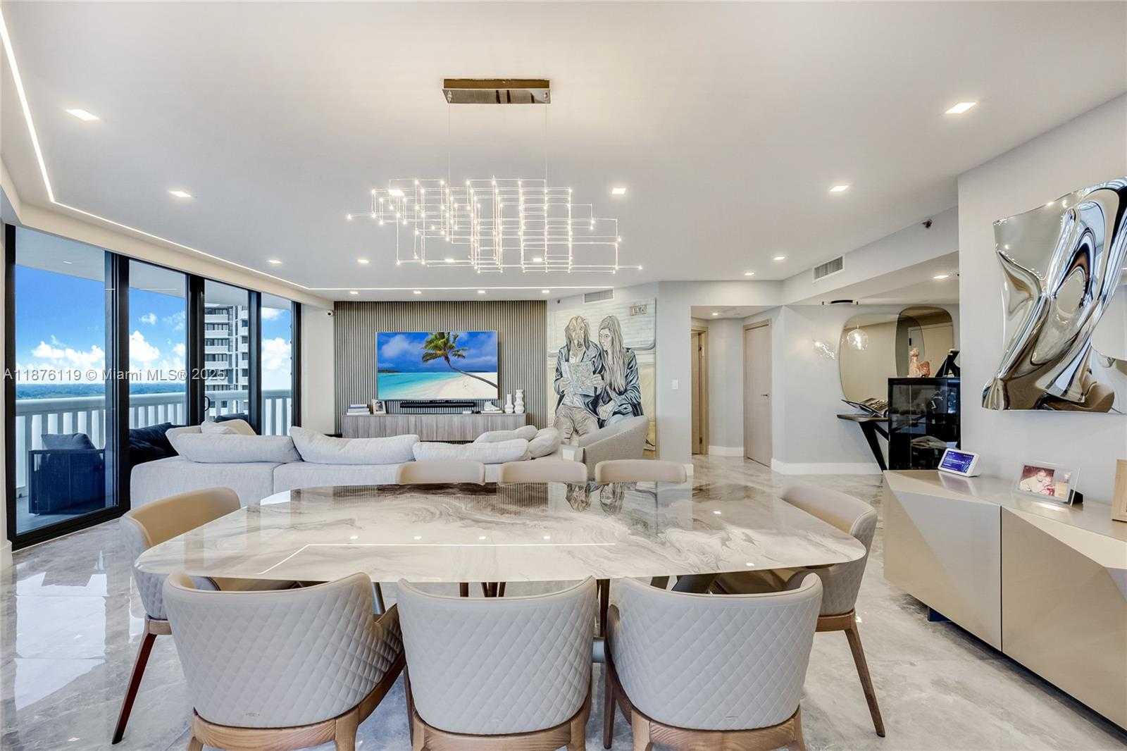 Small Image of 2000 ISLAND BLVD #2507, Aventura Number 5