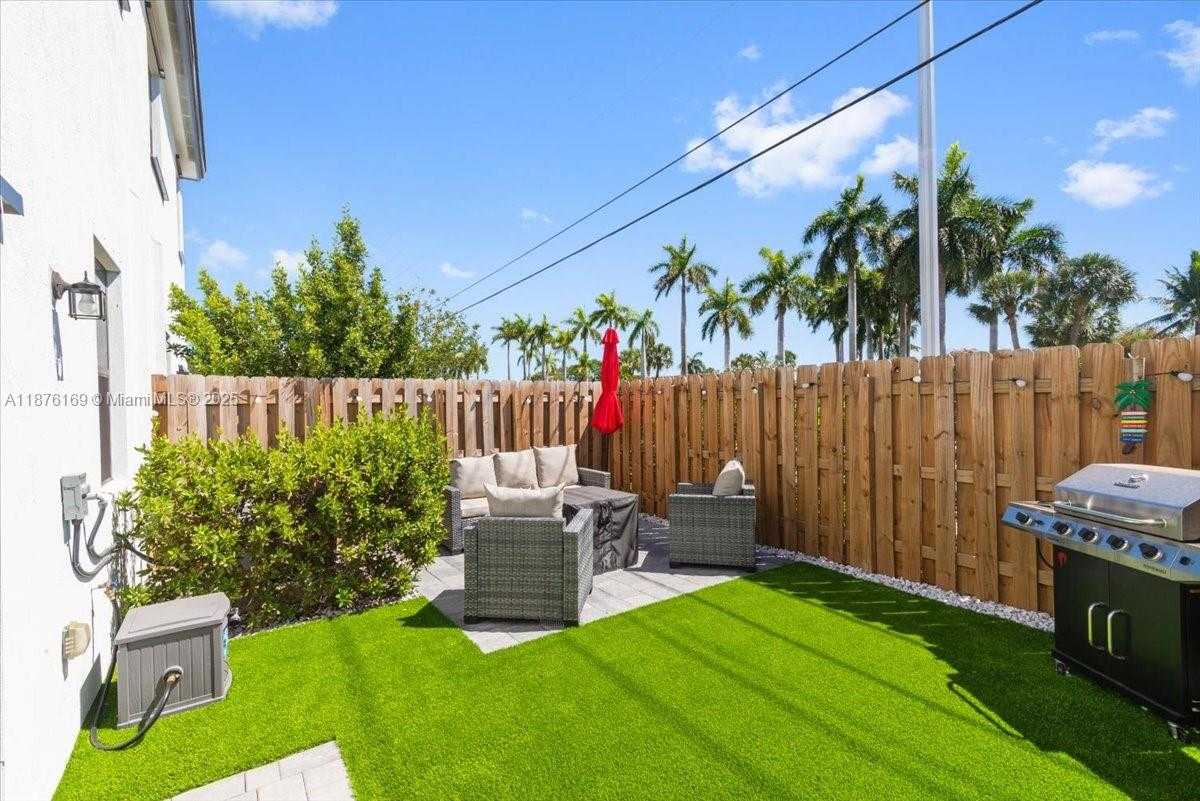 Small Image of 13378 SOUTH WEST 287TH TER #13378, Homestead Number 3