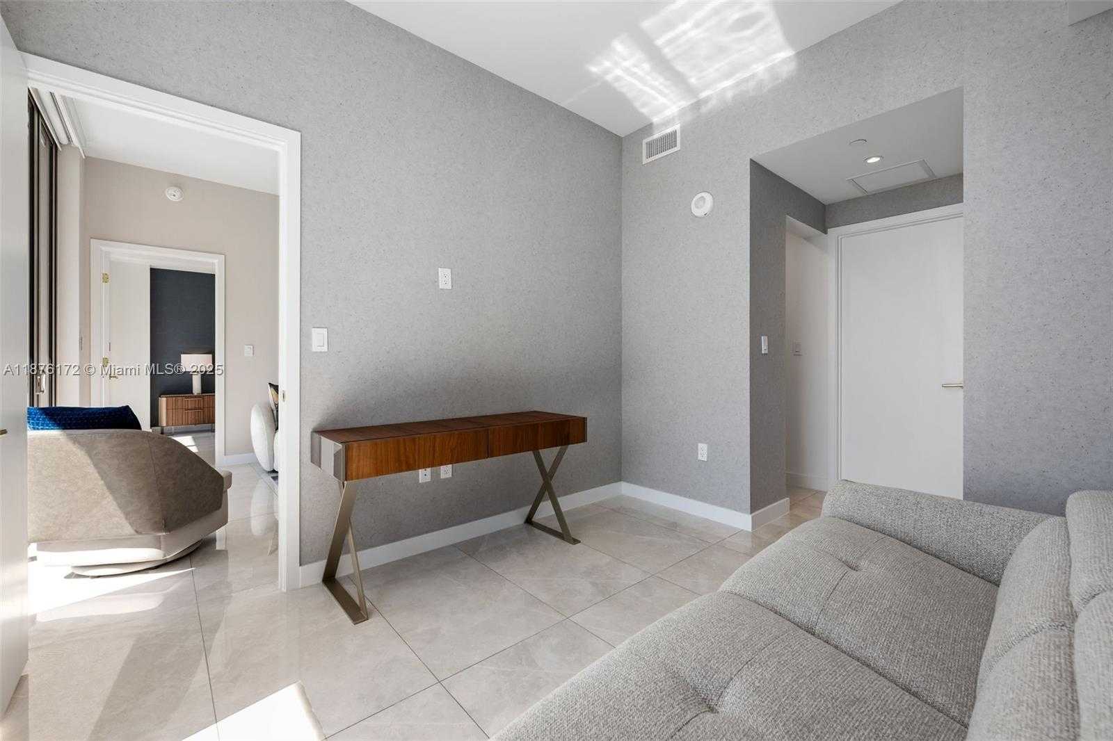 Small Image of 2678 TIGERTAIL AVE #1705, Miami Number 32