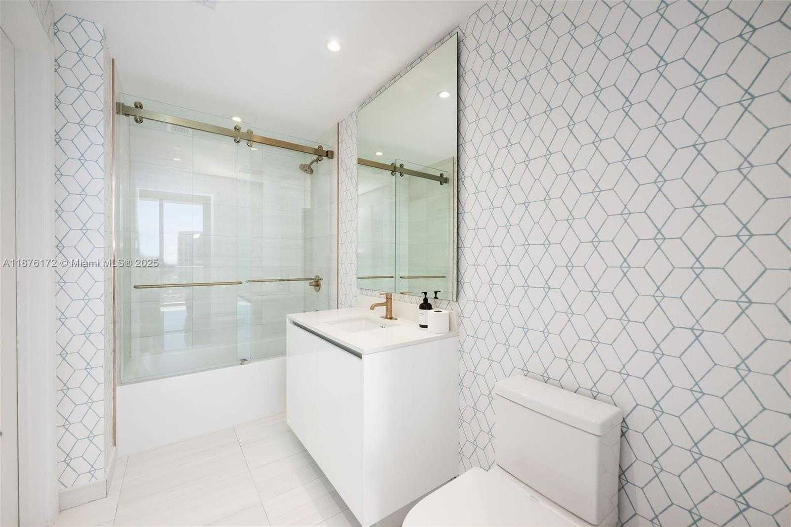 Small Image of 2678 TIGERTAIL AVE #1705, Miami Number 35