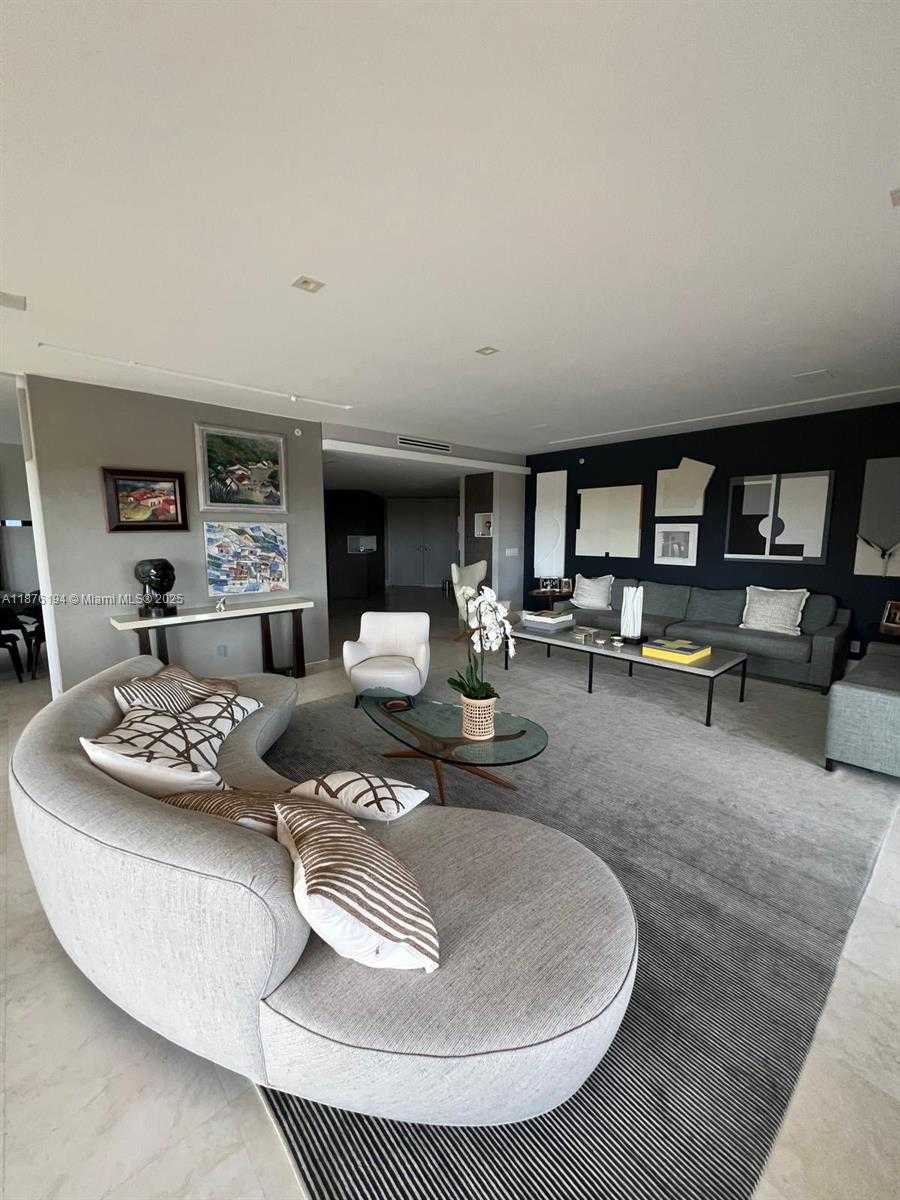 Small Image of 13635 DEERING BAY DR #243, Coral Gables Number 4