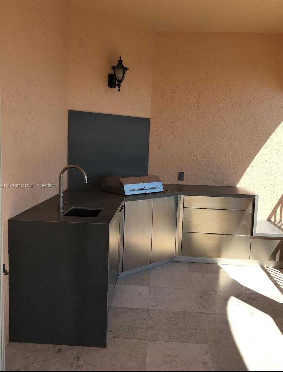 Small Image of 13635 DEERING BAY DR #243, Coral Gables Number 9