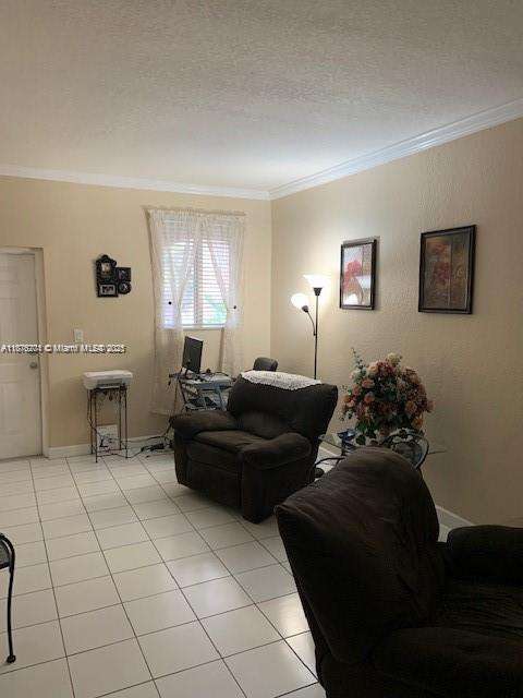 Small Image of Hialeah Number 5