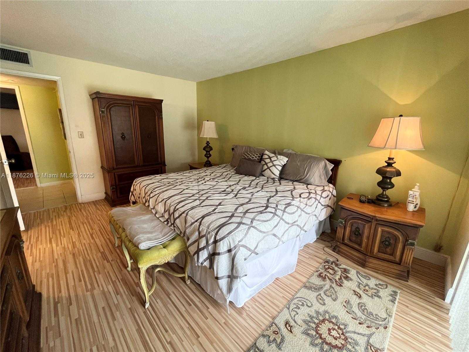 Small Image of 4650 WASHINGTON ST #310, Hollywood Number 11