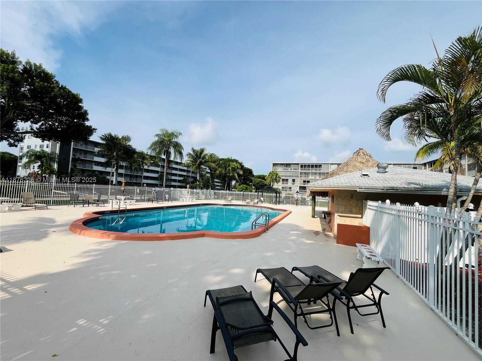 Small Image of 4650 WASHINGTON ST #310, Hollywood Number 12
