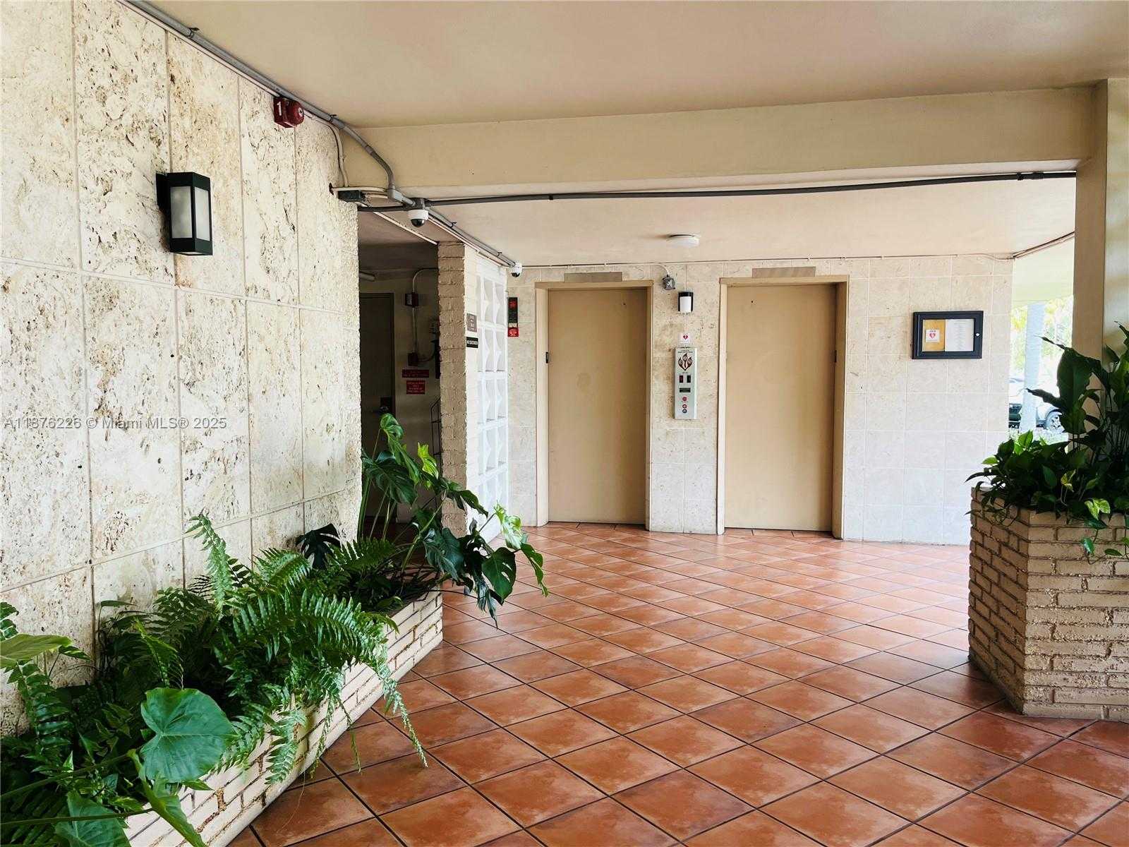 Small Image of 4650 WASHINGTON ST #310, Hollywood Number 15