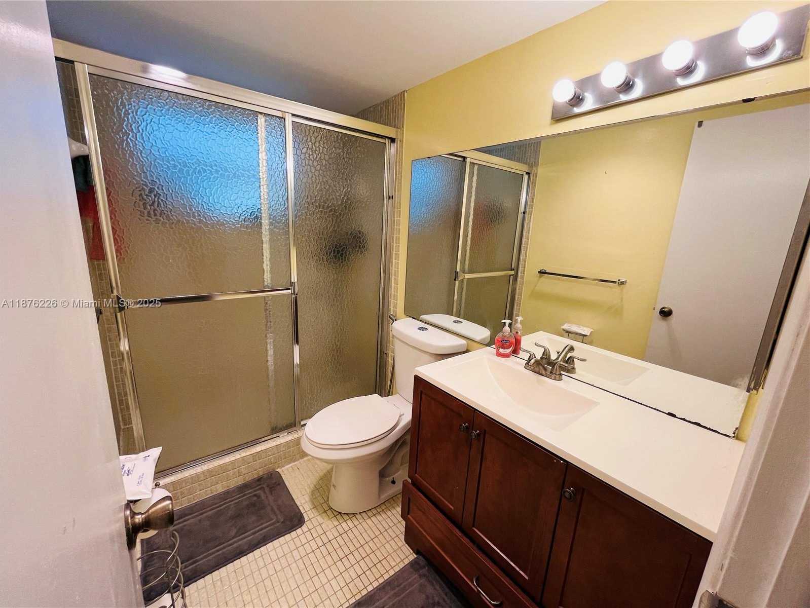 Small Image of 4650 WASHINGTON ST #310, Hollywood Number 2