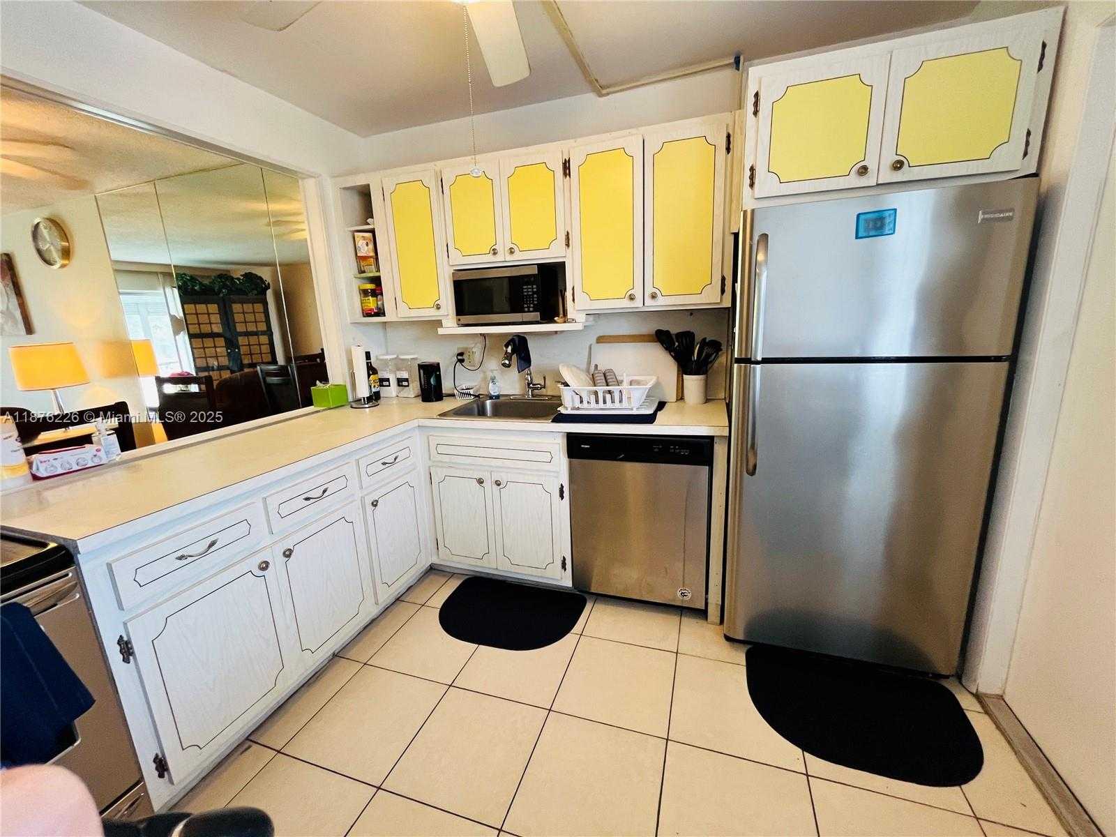 Small Image of 4650 WASHINGTON ST #310, Hollywood Number 3