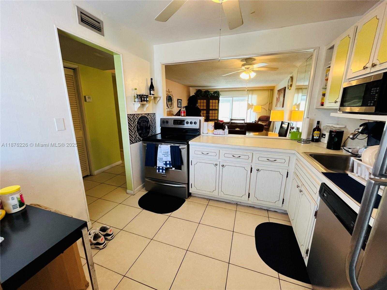 Small Image of 4650 WASHINGTON ST #310, Hollywood Number 4