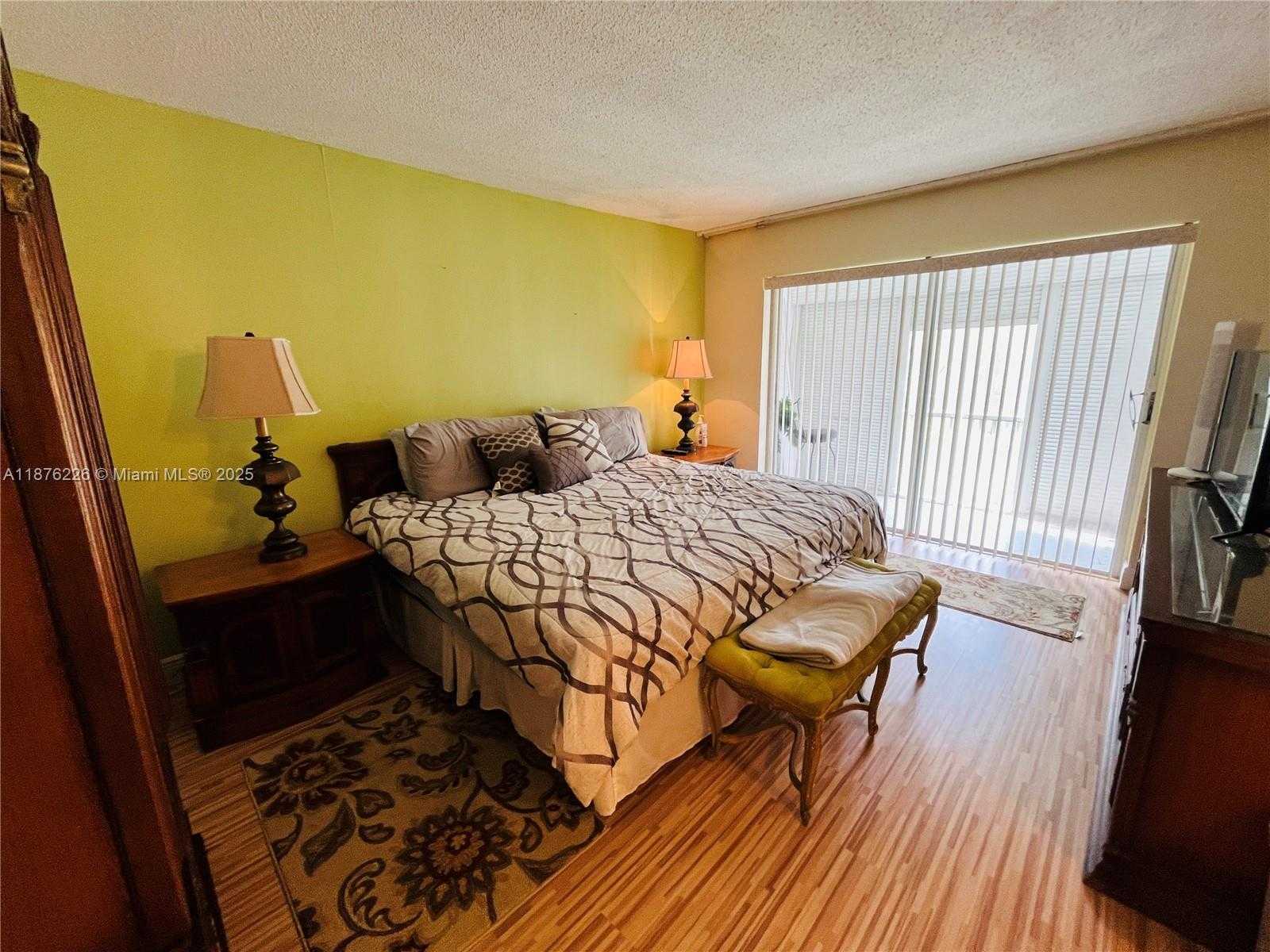 Small Image of 4650 WASHINGTON ST #310, Hollywood Number 7