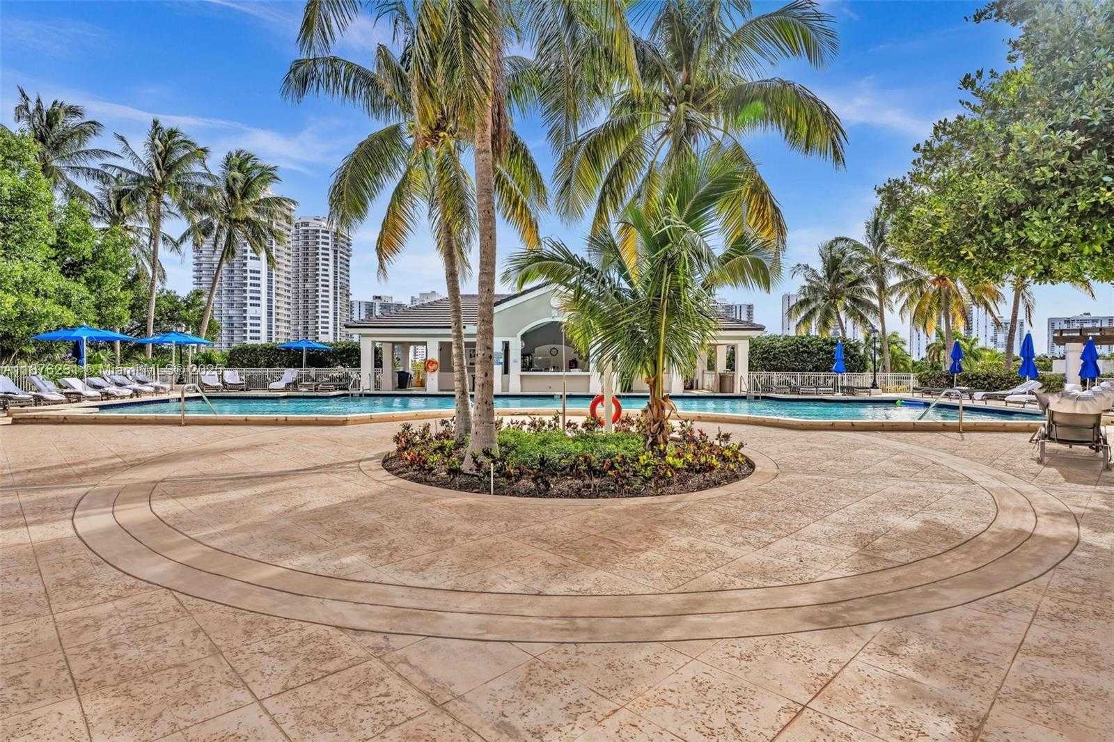 Small Image of 21050 POINT PL #302, Aventura Number 58