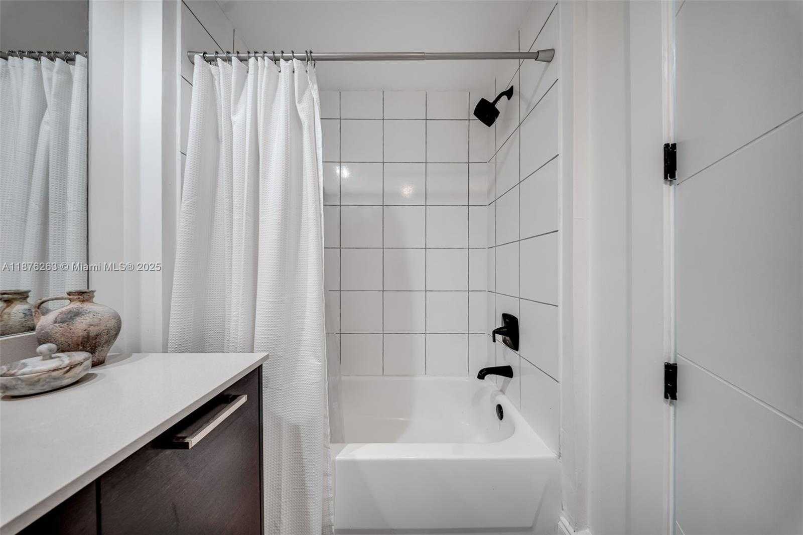 Small Image of 333 NORTH EAST 24TH ST #1111, Miami Number 25