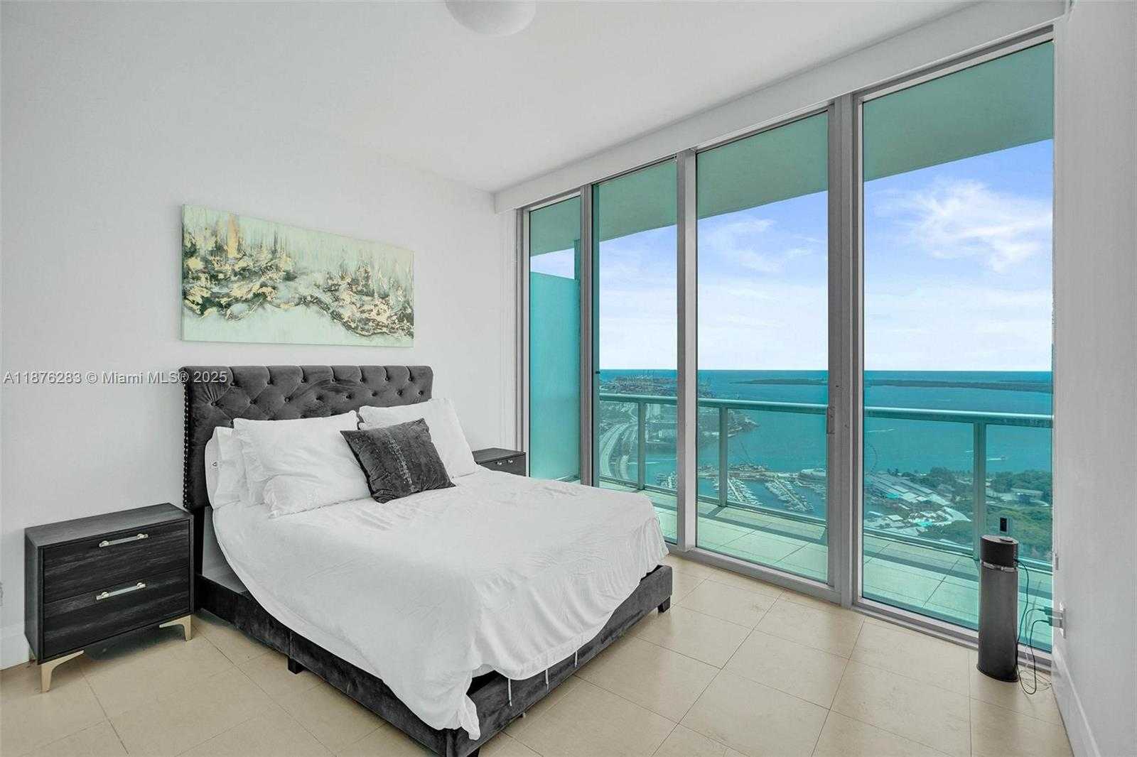 Small Image of 888 BISCAYNE BLVD #5102, Miami Number 17