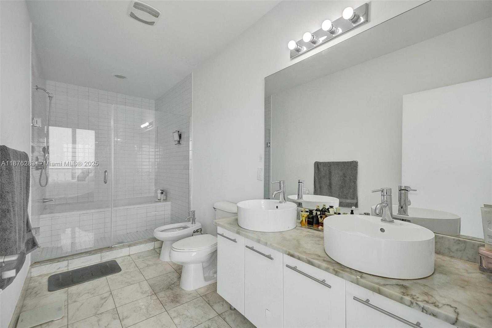 Small Image of 888 BISCAYNE BLVD #5102, Miami Number 20