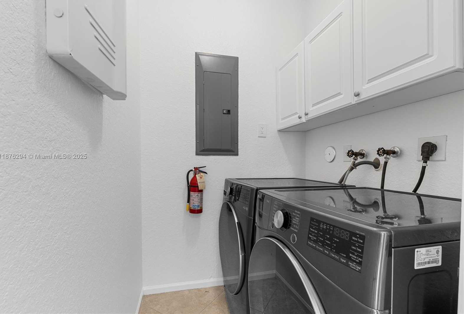 Small Image of 1559 PASSION VINE CIR #7-2, Weston Number 13