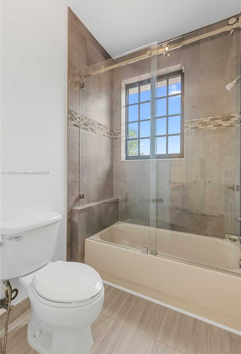 Small Image of 1559 PASSION VINE CIR #7-2, Weston Number 18