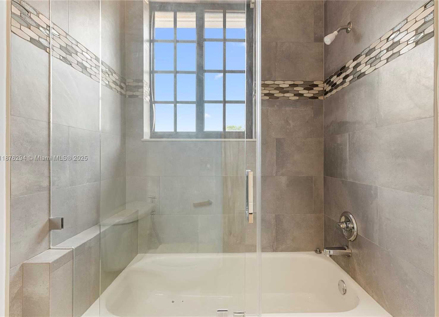 Small Image of 1559 PASSION VINE CIR #7-2, Weston Number 19