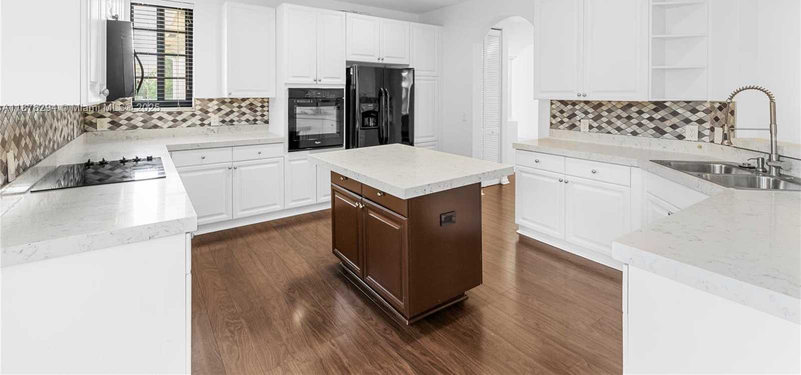 Small Image of 1559 PASSION VINE CIR #7-2, Weston Number 25