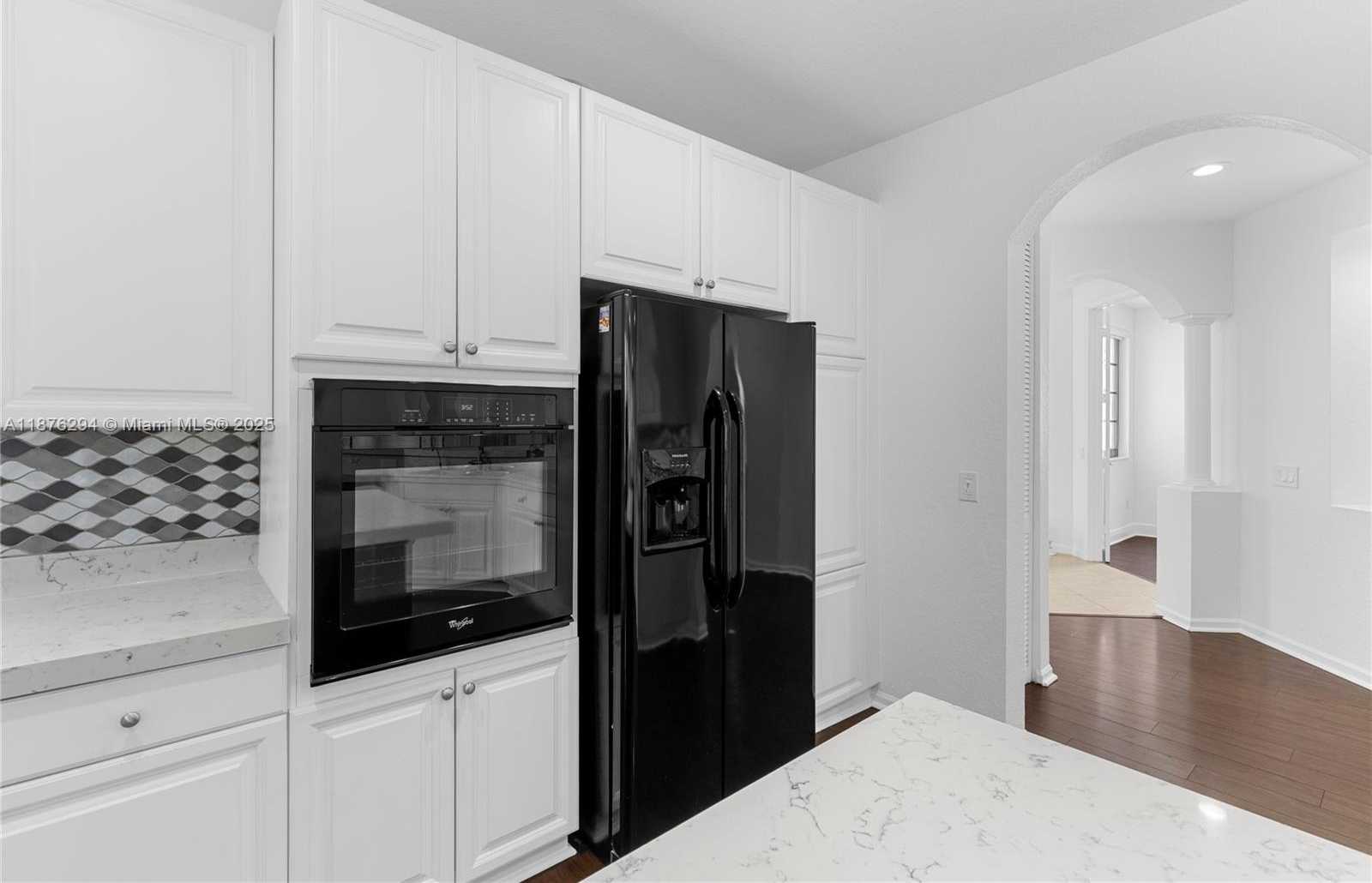 Small Image of 1559 PASSION VINE CIR #7-2, Weston Number 28