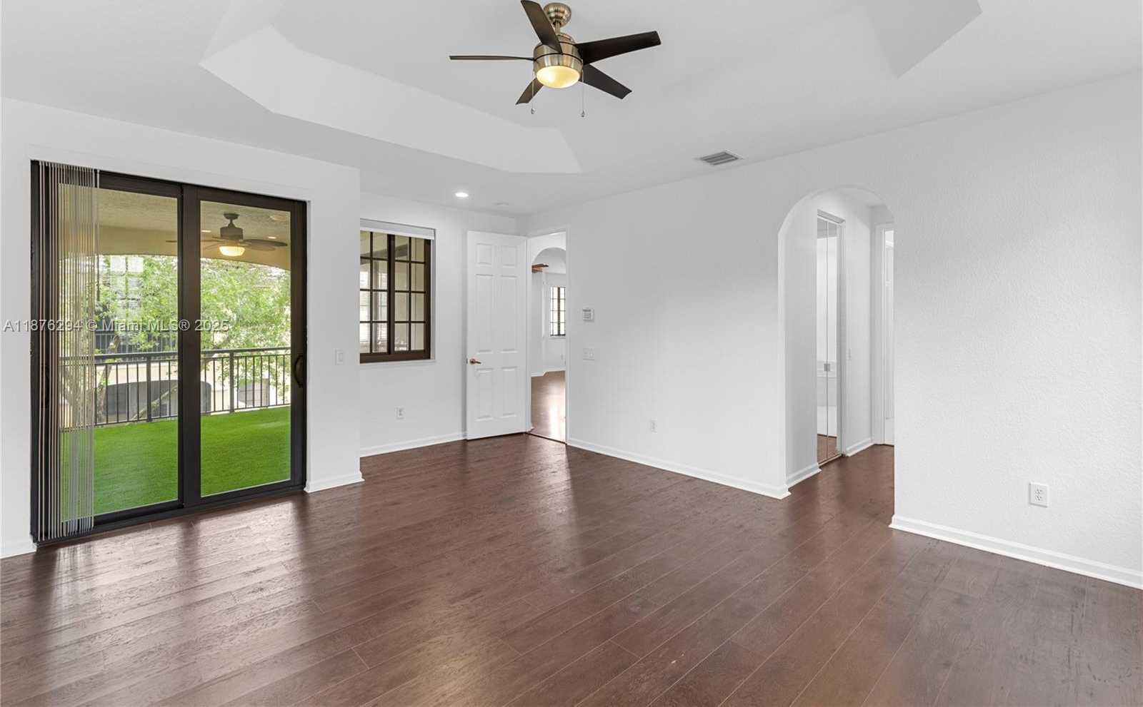 Small Image of 1559 PASSION VINE CIR #7-2, Weston Number 43