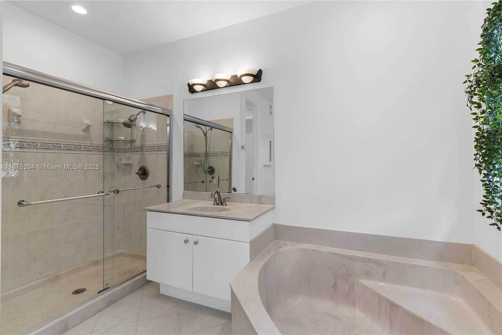 Small Image of 1559 PASSION VINE CIR #7-2, Weston Number 49