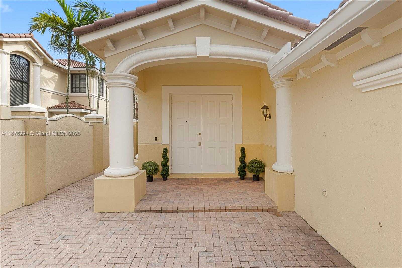 Small Image of 1559 PASSION VINE CIR #7-2, Weston Number 8
