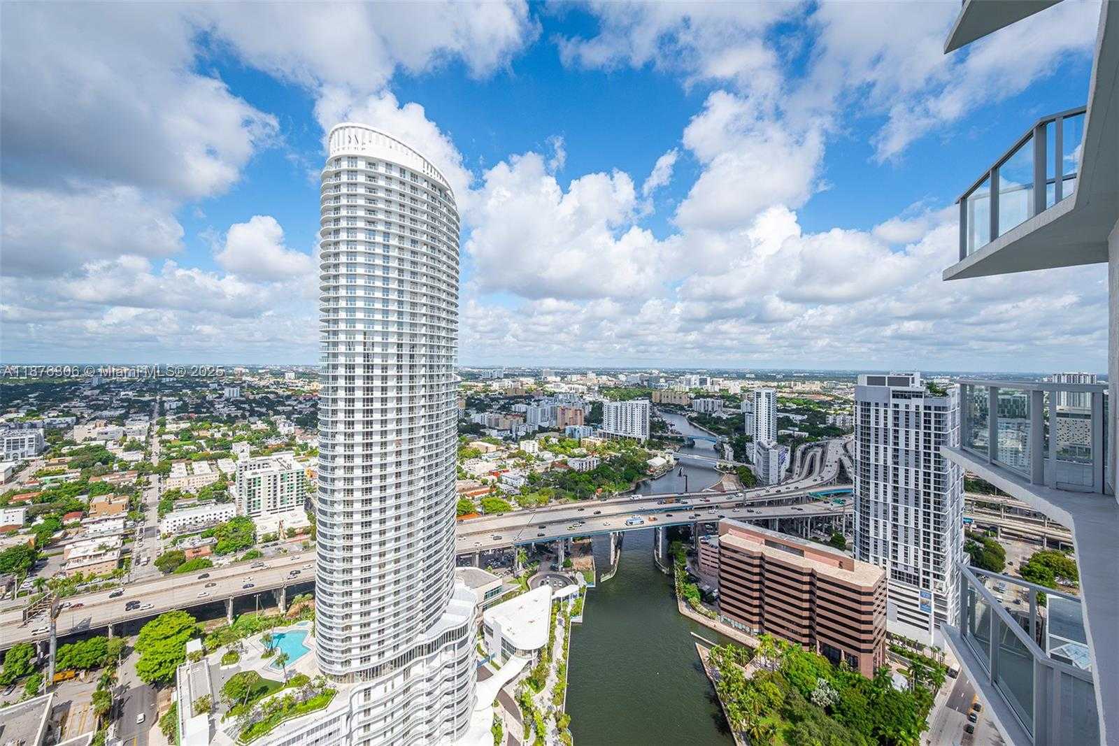 Small Image of 185 SOUTH WEST 7TH ST #4201, Miami Number 12