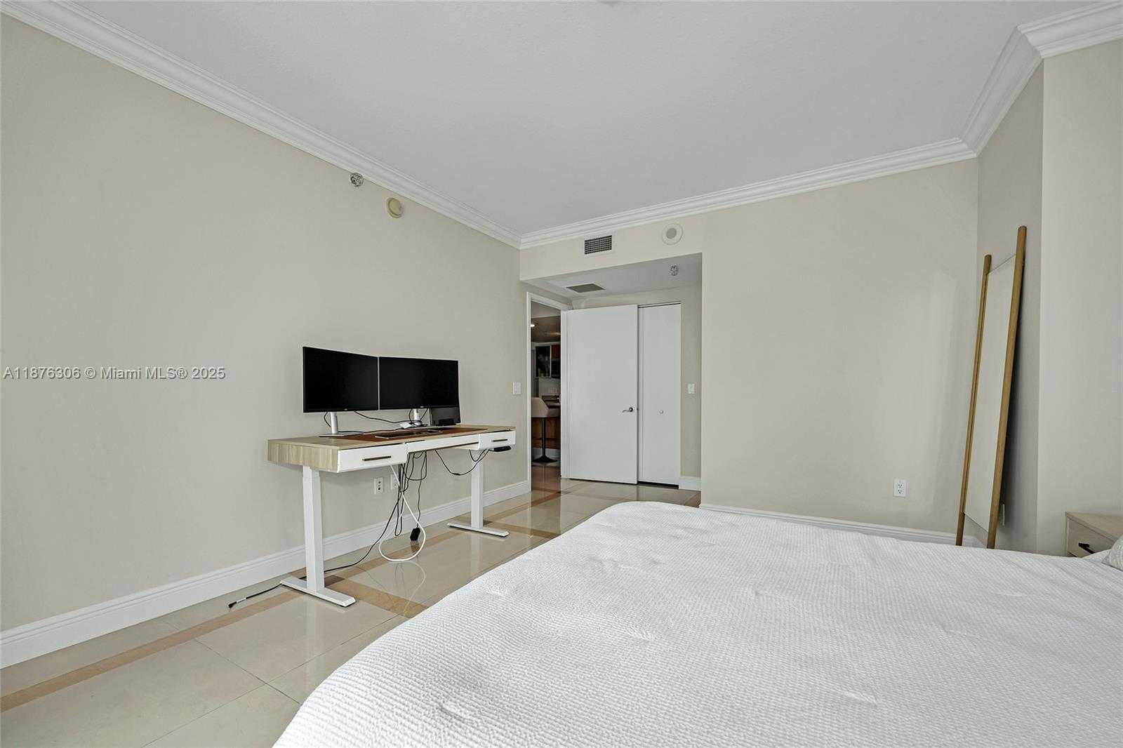 Small Image of 185 SOUTH WEST 7TH ST #4201, Miami Number 16