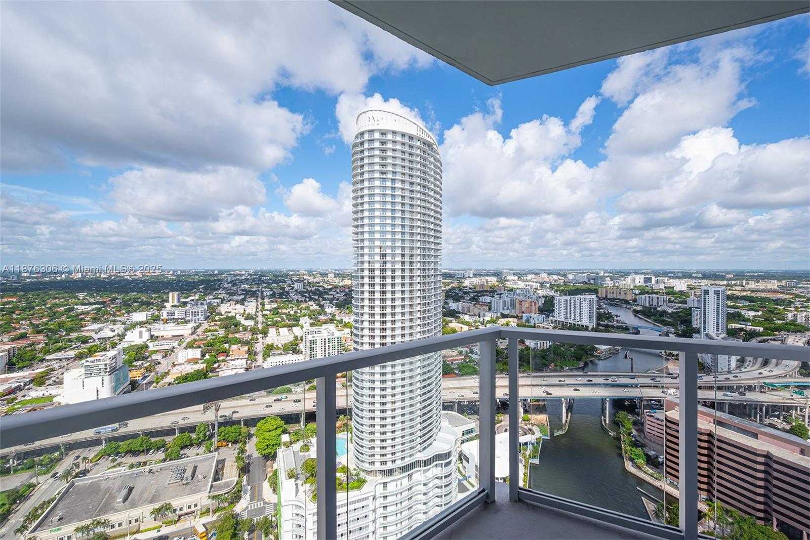 Small Image of 185 SOUTH WEST 7TH ST #4201, Miami Number 26